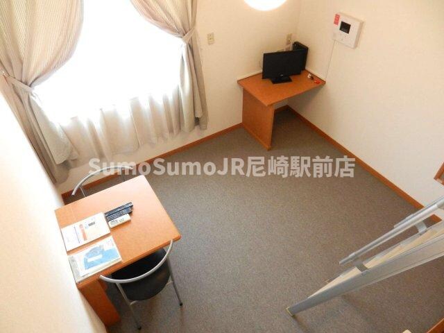 物件内観写真5　(きれいな洋室です)