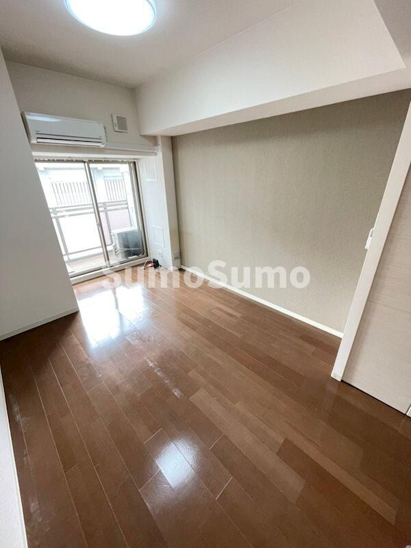 物件内観写真16　(ゆったりとしたリビングです)