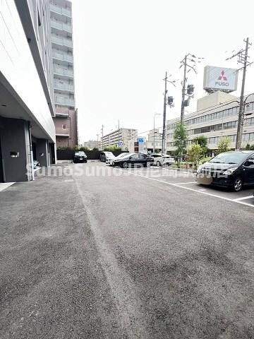 物件外観写真3　(駐車場に車を止められます)