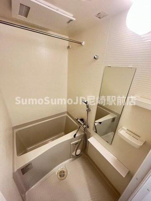 浴室(コンパクトで使いやすいお風呂です)