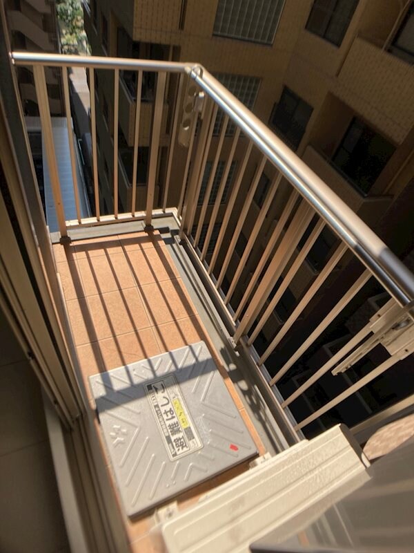 物件内観写真9　(バルコニーからの眺めを楽しみながら食事をしませんか)