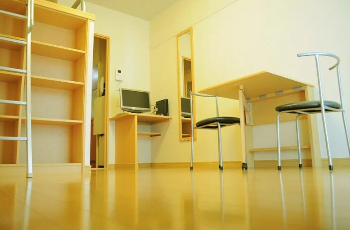 物件内観写真3　(ゆったりとした居間です)