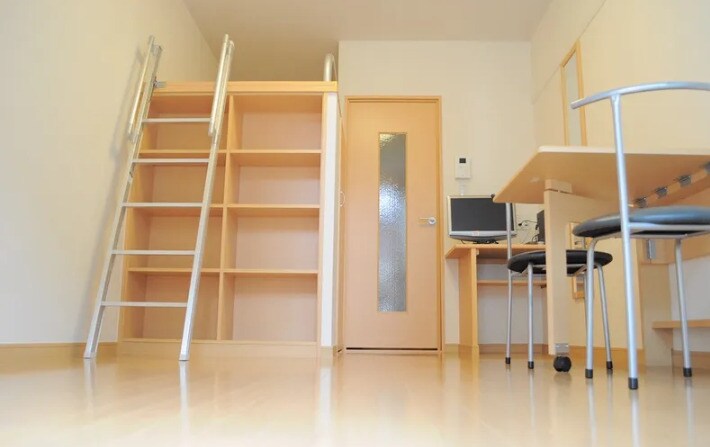 物件内観写真5　(おしゃれな居間です)