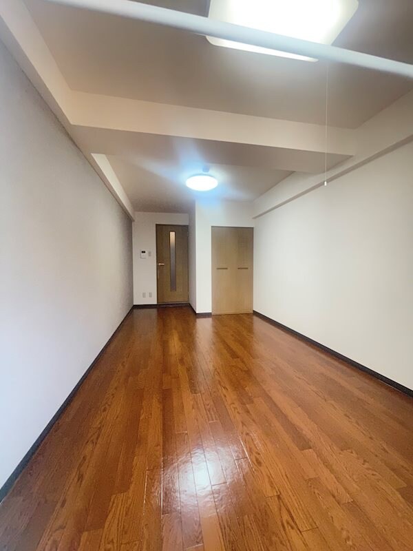 物件内観写真5　(おしゃれなリビングです)