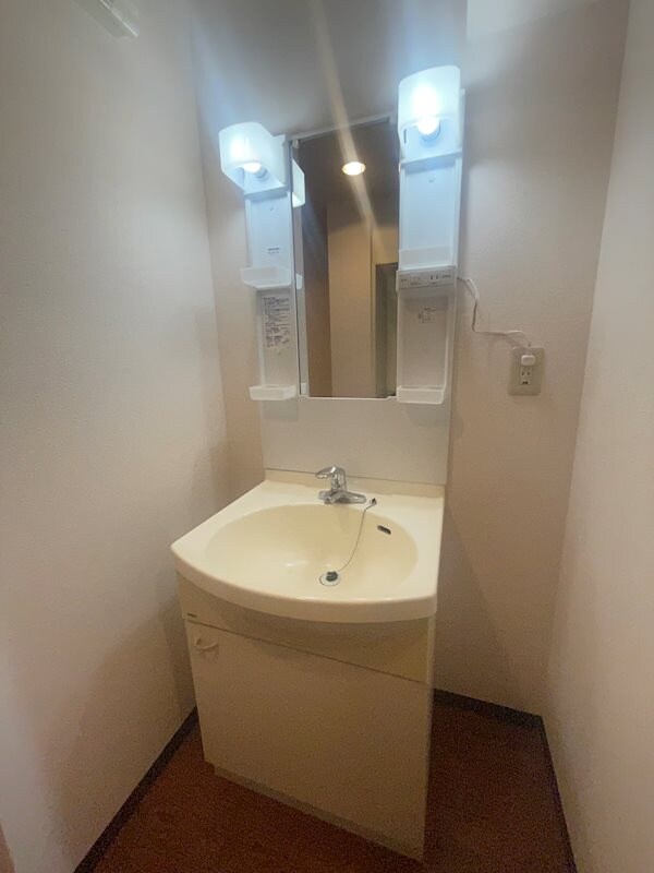 物件内観写真10　(使いやすい洗面所です)