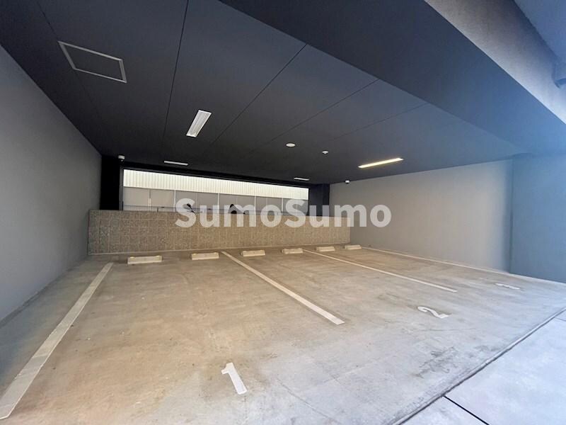 物件外観写真4　(駐車場完備です)