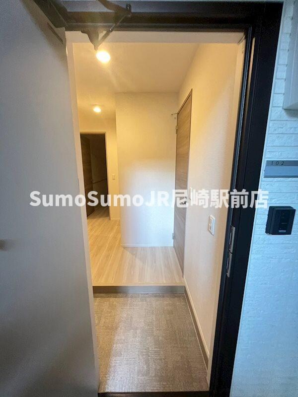 物件内観写真3　(落ち着いた玄関です)