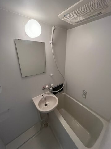 物件内観写真8　(お風呂で日々の疲れを落としましょう)