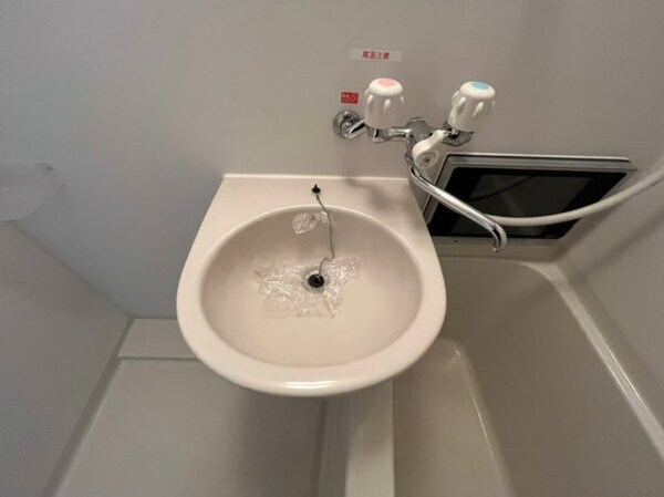 洗面・脱衣所(清潔感のあるトイレです)