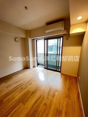 物件内観写真10　(使いやすい居間です)