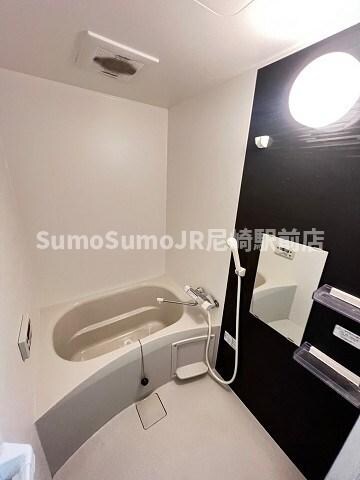 物件内観写真13　(日々の疲れを癒すお風呂付です)