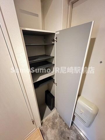 物件内観写真20　(便利な収納スペースです)