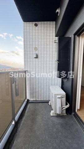 物件内観写真12　(広々としたバルコニーです)