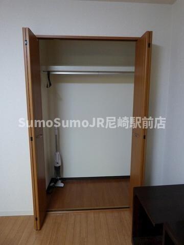 物件内観写真14　(収納豊富です)