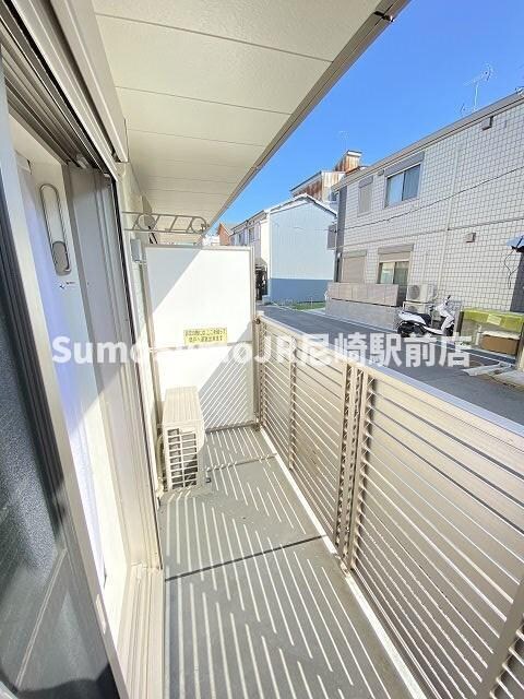 物件内観写真11　(暖かな日差しのふりそそぐバルコニー)