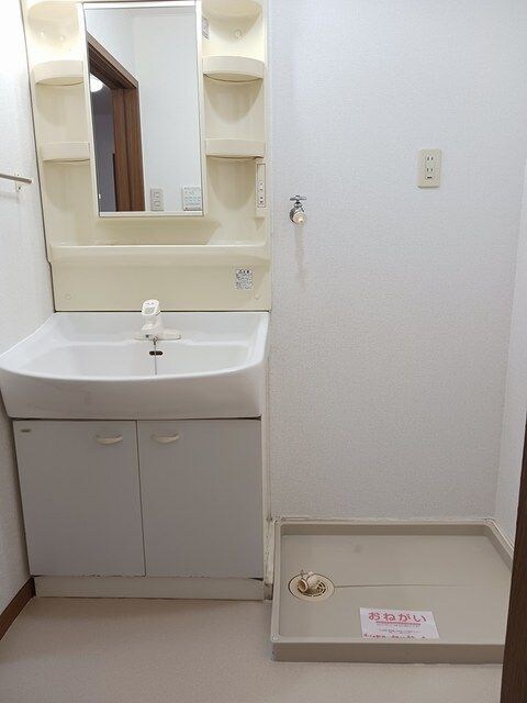 物件内観写真18　(使いやすい洗面所です)