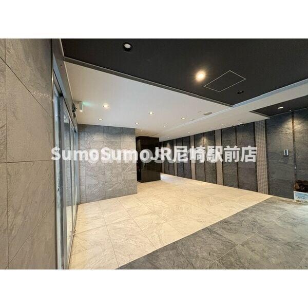 物件外観写真3　(エントランスです)