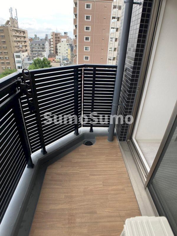 物件内観写真10　(暖かな日差しのふりそそぐバルコニー)