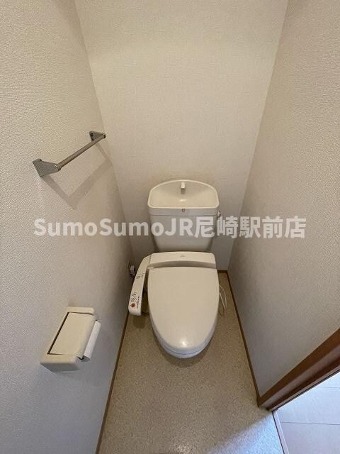 物件内観写真10　(シンプルで使いやすいトイレです)