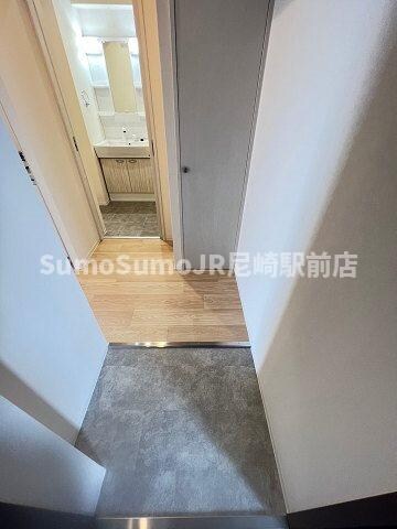 物件内観写真3　(落ち着いた玄関です)