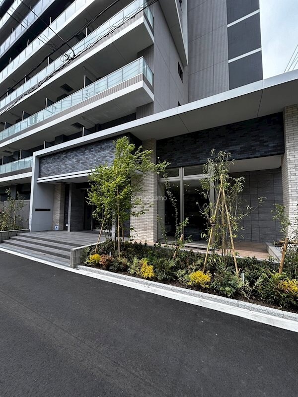 物件外観写真2　(建物の内部です)