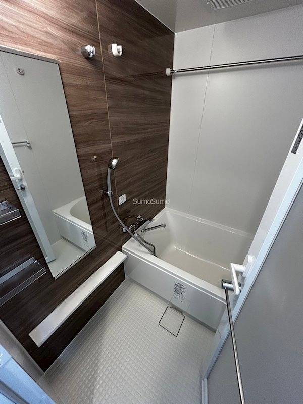 物件内観写真9　(落ち着いた空間のお風呂です)