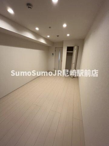 物件外観写真2　(ゆとりのあるロビーです)