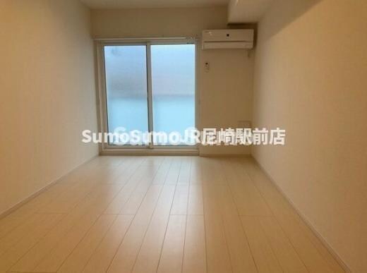 物件内観写真4　(ゆったり過ごせるリビングです)