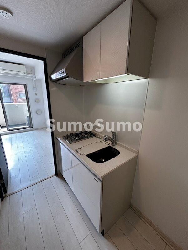 物件内観写真8　(コンパクトなキッチンで掃除もラクラク)