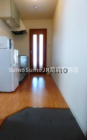 物件内観写真3　(落ち着いた玄関です)