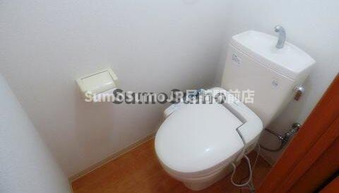 物件内観写真10　(シンプルで使いやすいトイレです)