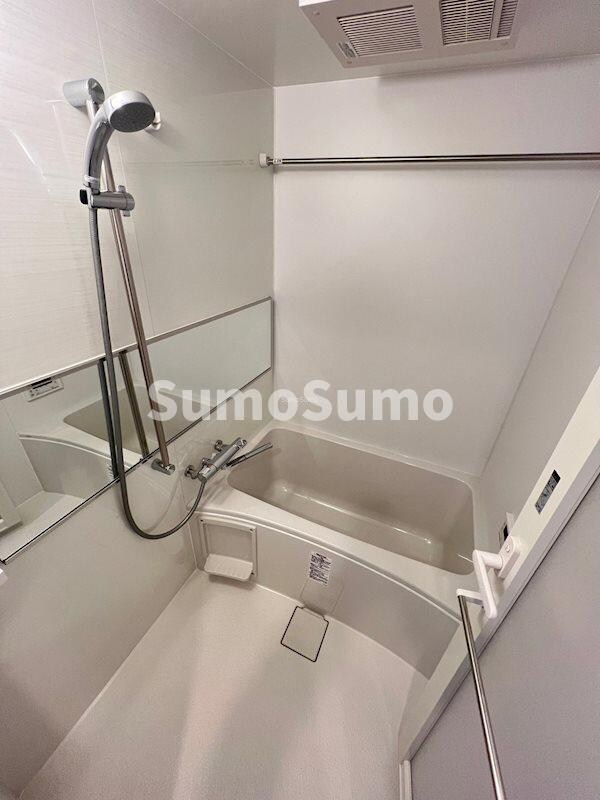 物件内観写真8　(コンパクトで使いやすいお風呂です)