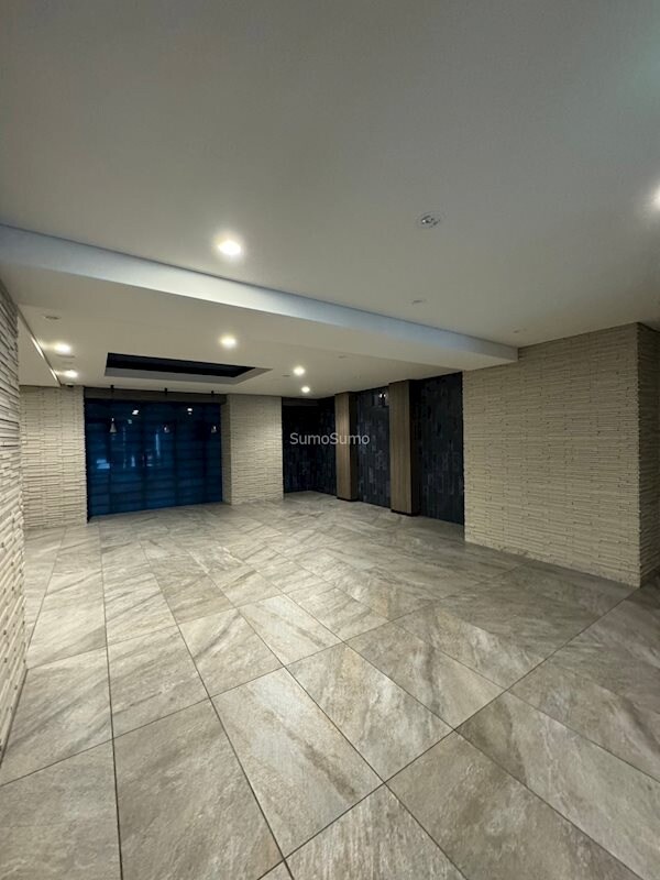 物件外観写真3　(建物の内部です)