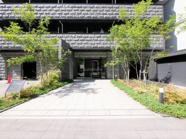 物件外観写真2　(毎日通るエントランスはこのようになっています)