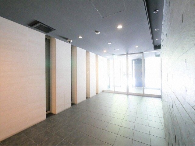 物件外観写真3　(ゆとりのあるロビーです)
