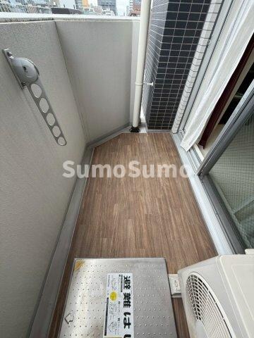 物件内観写真5　(お洗濯にも便利なバルコニー付き)