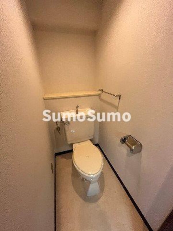 トイレ(シンプルで使いやすいトイレです)