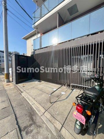 物件外観写真3　(駐車場です)