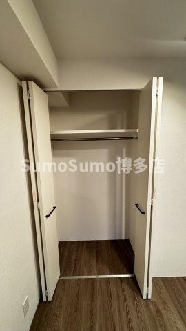 物件内観写真11　(大きなスペースがあり、収納には困りません)