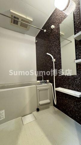 物件内観写真12　(落ち着いた空間のお風呂です)