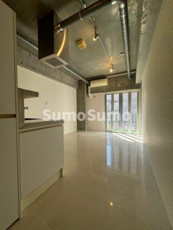 寝室(広くて明るい寝室)