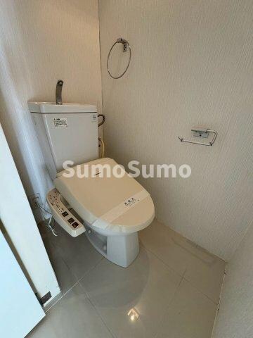 物件内観写真18　(ゆったりとした空間のトイレです)