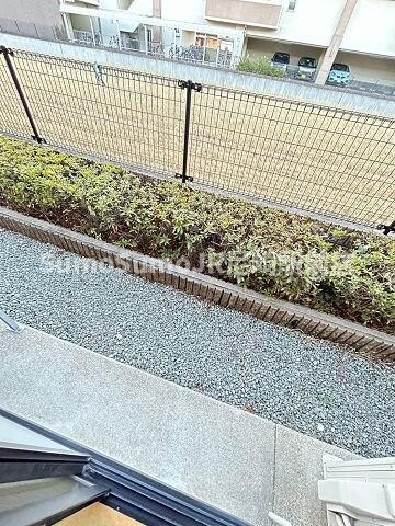 物件内観写真9　(広々としたバルコニーです)