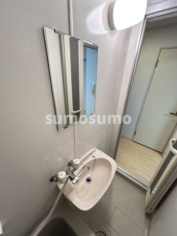 物件内観写真9　(落ち着いたエントランスです)