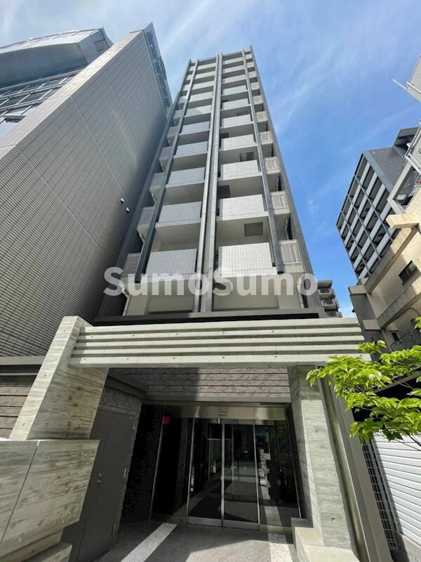 物件外観写真1　(落ち着いた雰囲気の外観です)