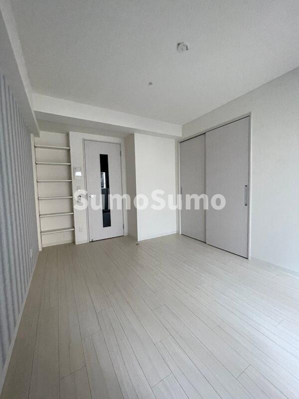 物件内観写真8　(開放的な寝室です)