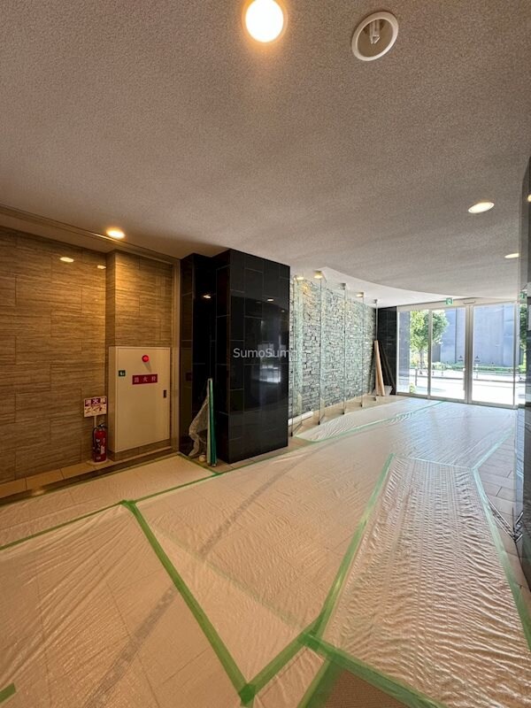 ロビー・ラウンジ(建物の内部です)