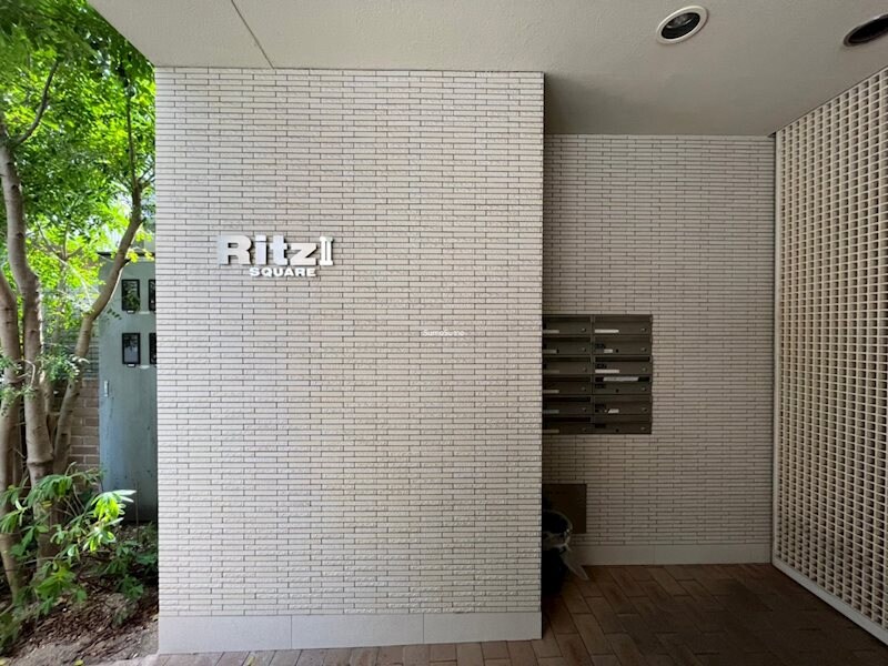 物件外観写真2　(エントランスです)