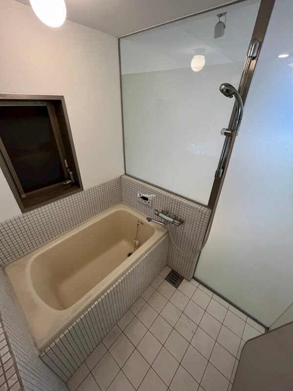 物件内観写真9　(きれいなお風呂です)