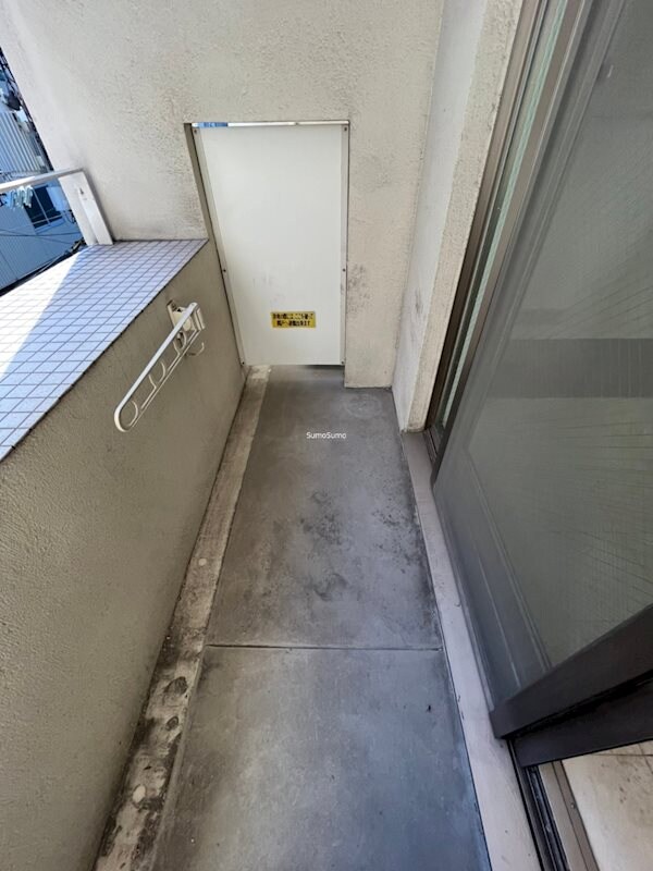 物件内観写真10　(暖かな日差しのふりそそぐバルコニー)